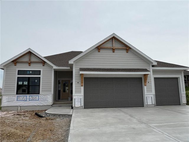 Homes for Sale in Kearney, MO 64060 | 13616  Clover Court