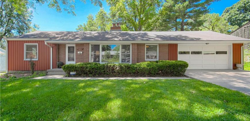 Homes for Sale in Gladstone, MO 64118 | 1205 NE 64th Terrace
