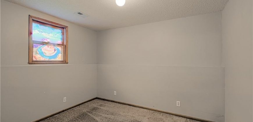 Homes for Sale in Kansas City, MO 64155 | 1501 NE 115th Terrace