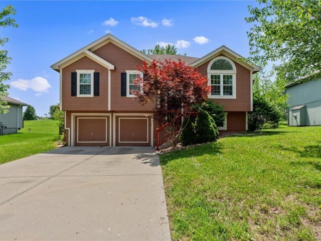 Homes for Sale in Kansas City, MO 64156 | 11416 N Ewing Avenue