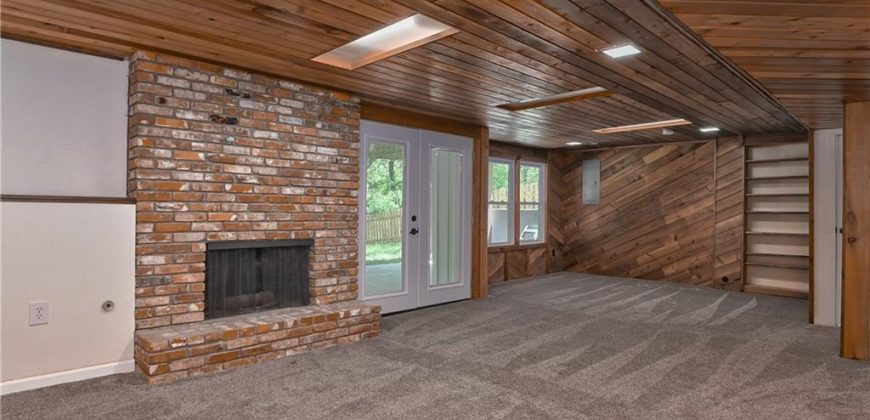 Homes for Sale in Gladstone, MO 64119 | 3512  Apple Tree Lane