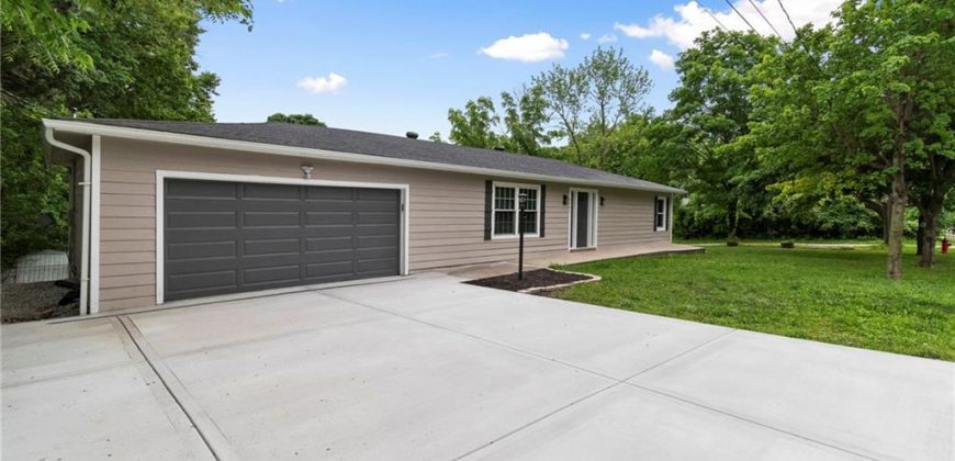 Homes for Sale in Kansas City, MO 64119 | 6201 N Topping Avenue