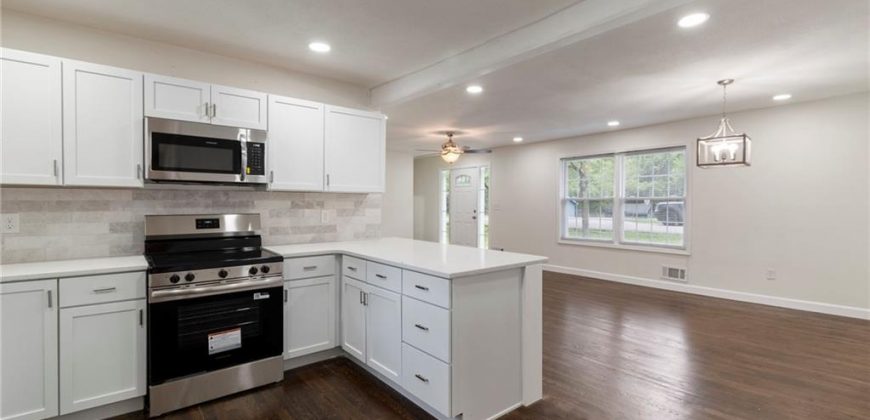 Homes for Sale in Kansas City, MO 64119 | 6201 N Topping Avenue