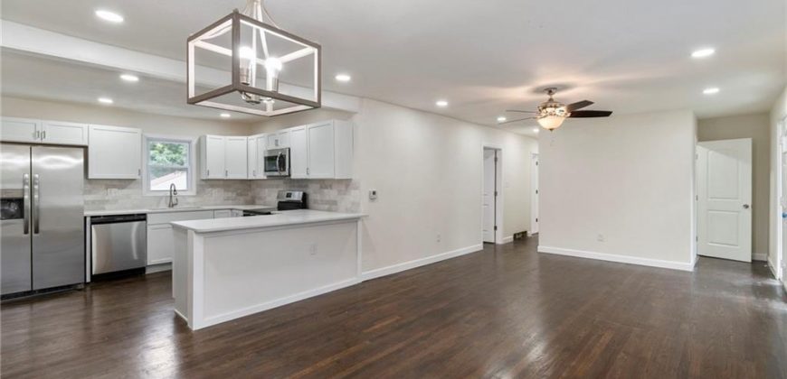 Homes for Sale in Kansas City, MO 64119 | 6201 N Topping Avenue