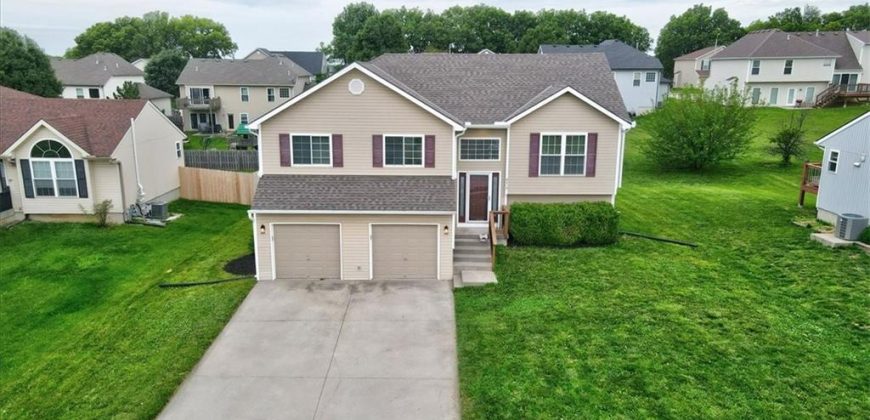 Homes for Sale in Kansas City, MO 64153 | 8512 N Arcola Avenue