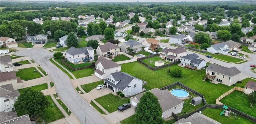 Homes for Sale in Kansas City, MO 64153 | 8512 N Arcola Avenue
