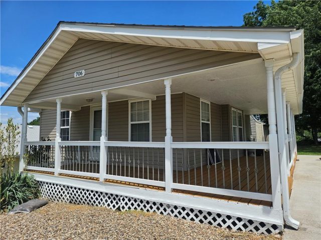 Homes for Sale in Kansas City, MO 64116 | 706 NE 39th Terrace