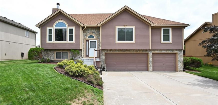Homes for Sale in Smithville, MO 64089 | 19617  Harbor Drive