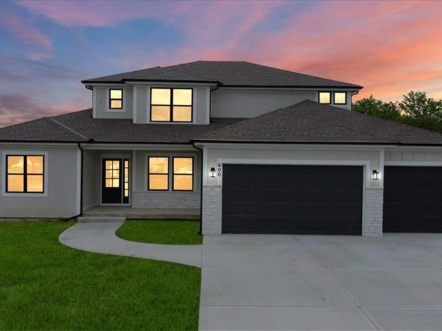 Homes for Sale in Smithville, MO 64089 | 711  Apache Court