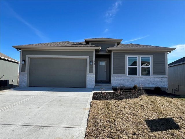 Homes for Sale in Kansas City, MO 64154 | 2201 NW 94th Street