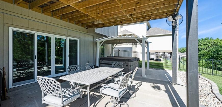 Homes for Sale in Parkville, MO 64152 | 14814  Thousand Oaks Place
