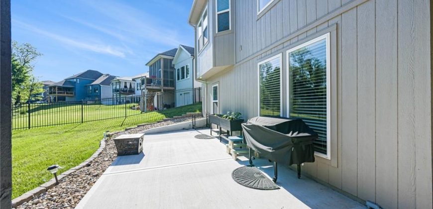 Homes for Sale in Parkville, MO 64152 | 14814  Thousand Oaks Place
