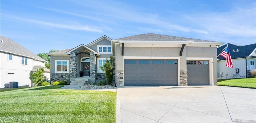 Homes for Sale in Parkville, MO 64152 | 14814  Thousand Oaks Place