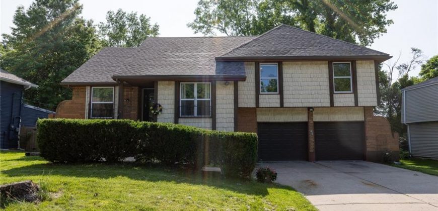 Homes for Sale in Kansas City, MO 64118 | 7207 N Woodland Avenue