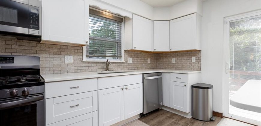 Homes for Sale in Kansas City, MO 64118 | 7207 N Woodland Avenue