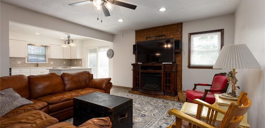 Homes for Sale in Kansas City, MO 64118 | 7207 N Woodland Avenue