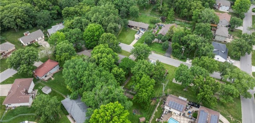 Homes for Sale in Parkville, MO 64152 | 10003 NW 71ST Street