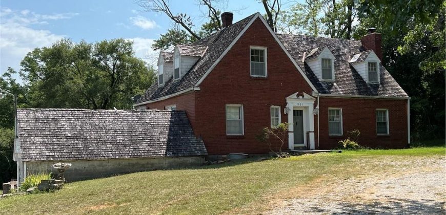 Homes for Sale in Kansas City, MO 64118 | 901 NW 79th Street