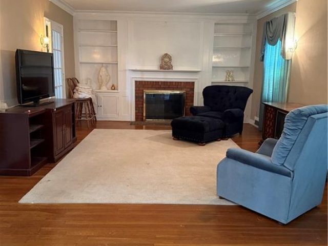 Homes for Sale in Kansas City, MO 64118 | 901 NW 79th Street