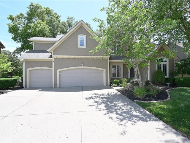 Homes for Sale in Kansas City, MO 64154 | 5619 NW 108TH Terrace