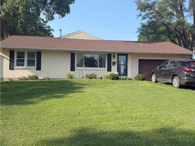 Homes for Sale in Gladstone, MO 64118 | 202 NW 65th Street