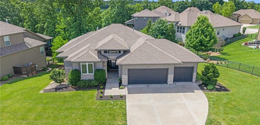 Homes for Sale in Parkville, MO 64152 | 6401 N Whitetail Way