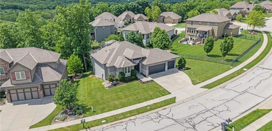 Homes for Sale in Parkville, MO 64152 | 6401 N Whitetail Way