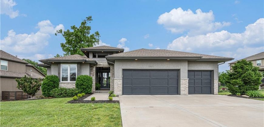 Homes for Sale in Parkville, MO 64152 | 6401 N Whitetail Way