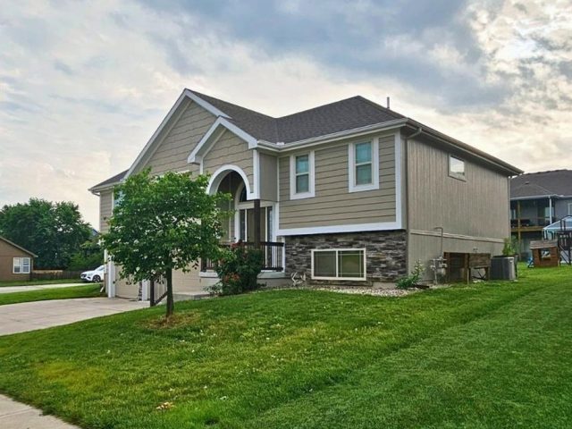 Homes for Sale in Kearney, MO 64060 | 705  Englewood Drive