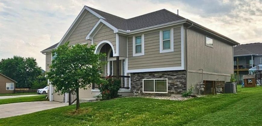 Homes for Sale in Kearney, MO 64060 | 705  Englewood Drive