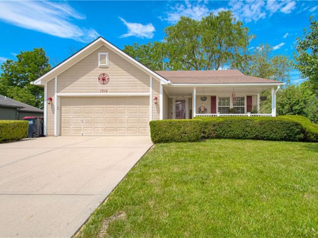 Homes for Sale in Kearney, MO 64060 | 1710  Kathleen Way