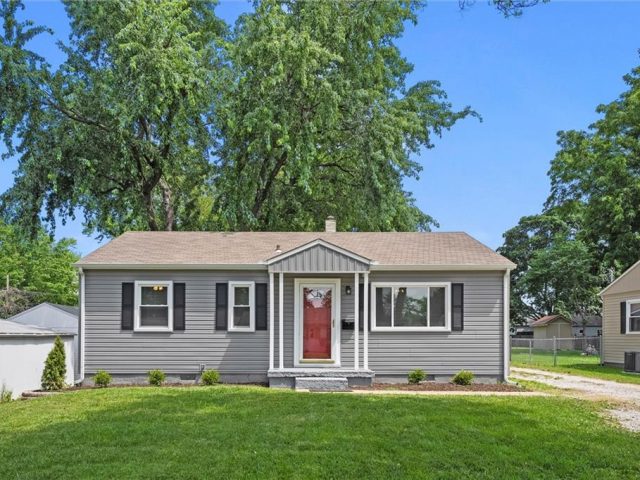 Homes for Sale in Kansas City, MO 64118 | 2504 NE 59th Terrace