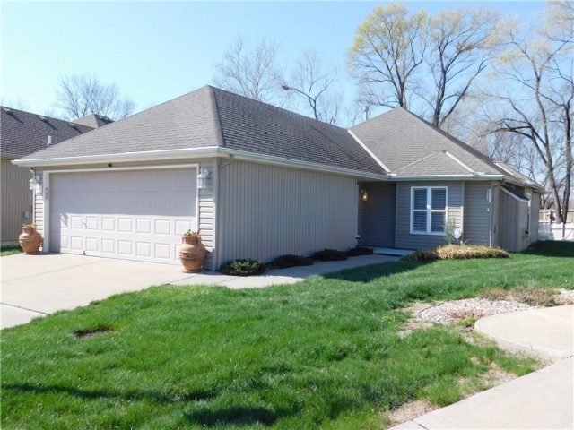 Homes for Sale in Gladstone, MO 64118 | 111 N Heatherton Court