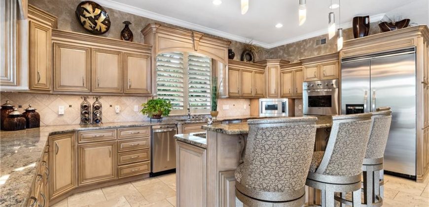 Homes for Sale in Parkville, MO 64152 | 6006  West Shore Court