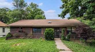 Homes for Sale in Liberty, MO 64068 | 430 N Main Street