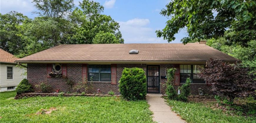 Homes for Sale in Liberty, MO 64068 | 430 N Main Street