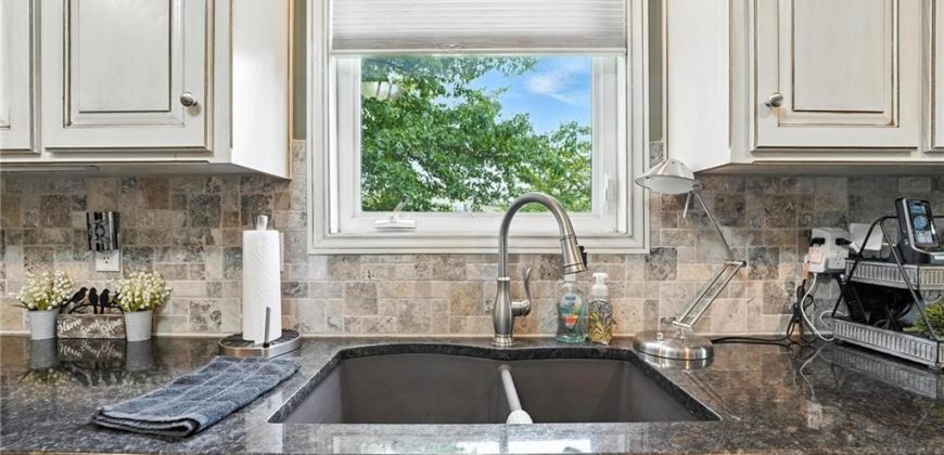 Homes for Sale in Kansas City, MO 64156 | 10318 N KENSINGTON Court