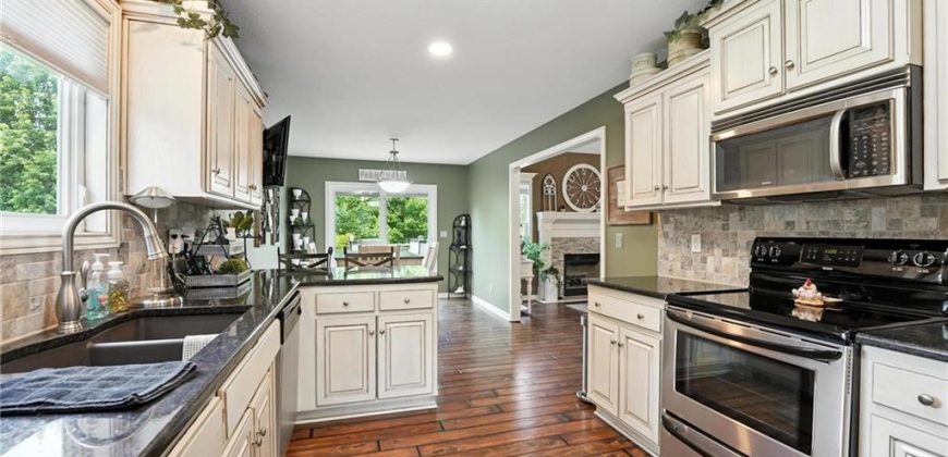 Homes for Sale in Kansas City, MO 64156 | 10318 N KENSINGTON Court