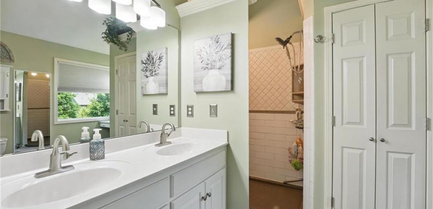 Homes for Sale in Kansas City, MO 64156 | 10318 N KENSINGTON Court