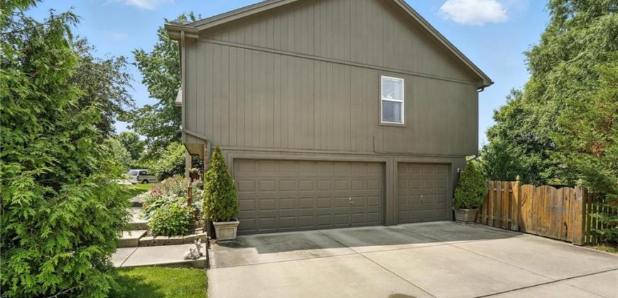 Homes for Sale in Kansas City, MO 64156 | 10318 N KENSINGTON Court