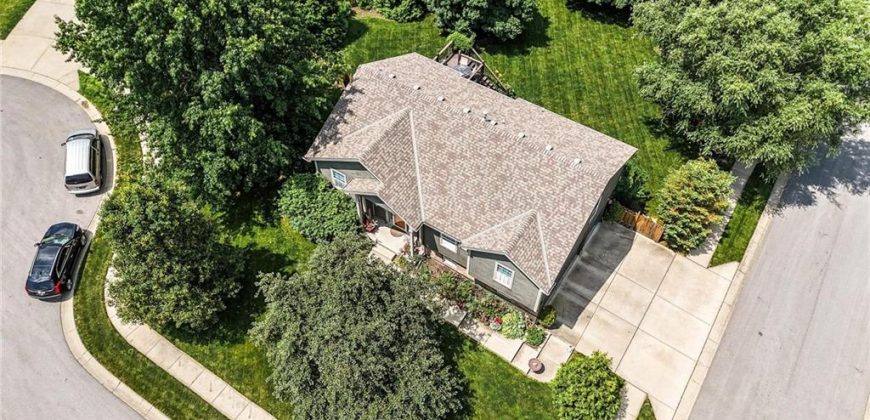 Homes for Sale in Kansas City, MO 64156 | 10318 N KENSINGTON Court