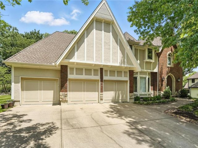 Homes for Sale in Kansas City, MO 64151 | 5500 NW 62nd Street