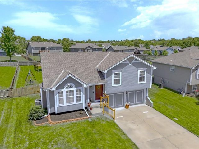 Homes for Sale in Kansas City, MO 64157 | 8308 NE 105th Street