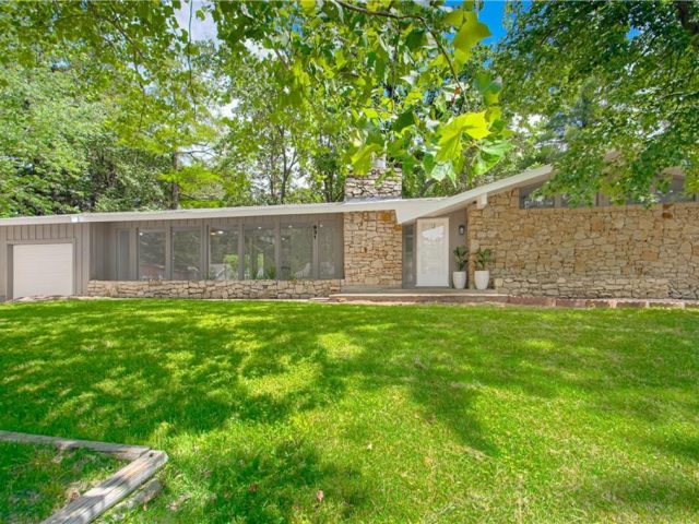Homes for Sale in Riverside, MO 64150 | 931  Valley Lane