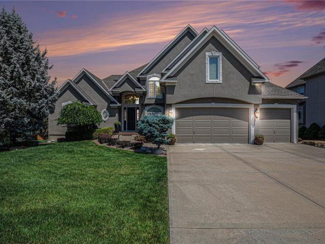 Homes for Sale in Kansas City, MO 64119 | 6405 N Spruce Avenue