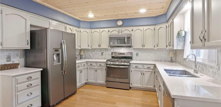 Homes for Sale in Liberty, MO 64068 | 1449  Woodland Drive