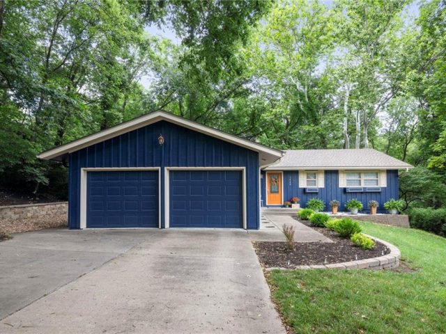 Homes for Sale in Liberty, MO 64068 | 1449  Woodland Drive