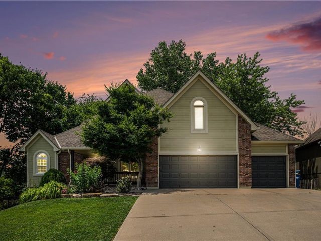Homes for Sale in Liberty, MO 64068 | 1112  White Birch Street