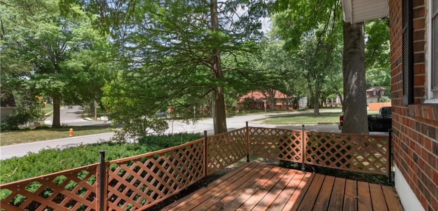 Homes for Sale in Gladstone, MO 64119 | 6705 N Bellefontaine Avenue