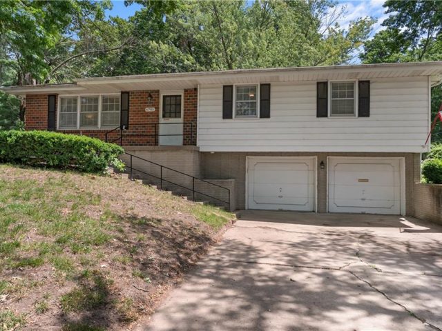 Homes for Sale in Gladstone, MO 64119 | 6705 N Bellefontaine Avenue